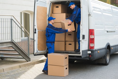 Professional Welling removal team loading household items